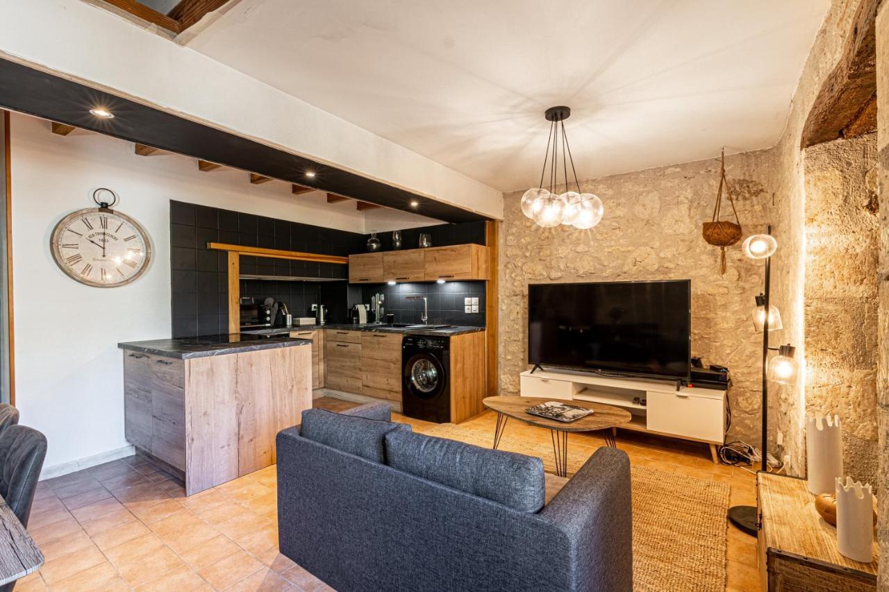 Superbe Appartement, Situe Au Coeur De La Ville. Auch Zewnętrze zdjęcie